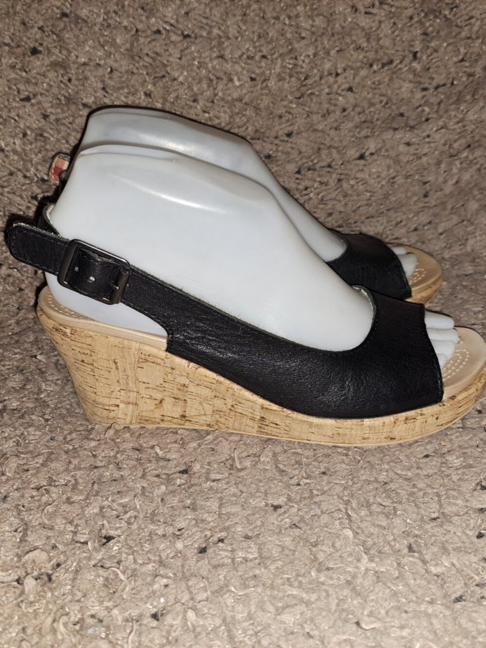 CROCS-A-Leigh Black Leather Slingback Cork Wedge Sandals-Size 7-Excellent - Picture 5 of 8